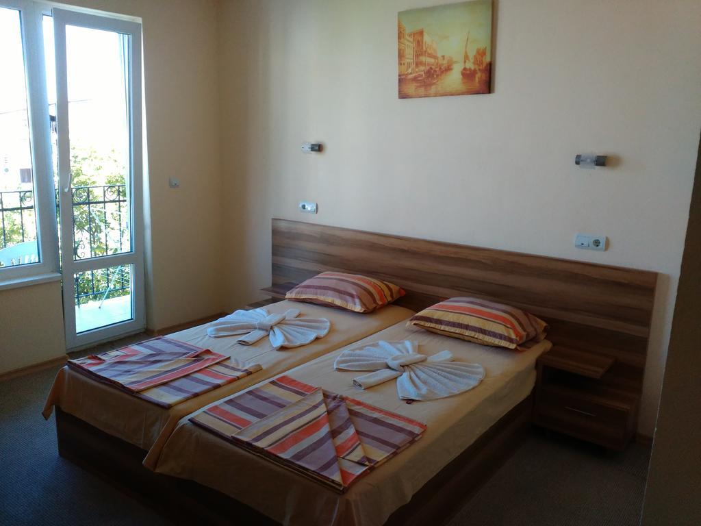Fits Guest House Primorsko Eksteriør billede