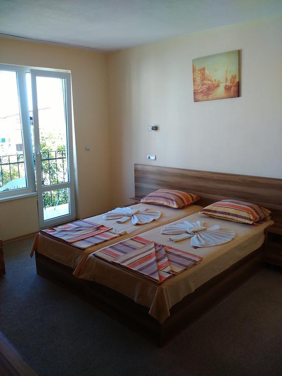 Fits Guest House Primorsko Eksteriør billede